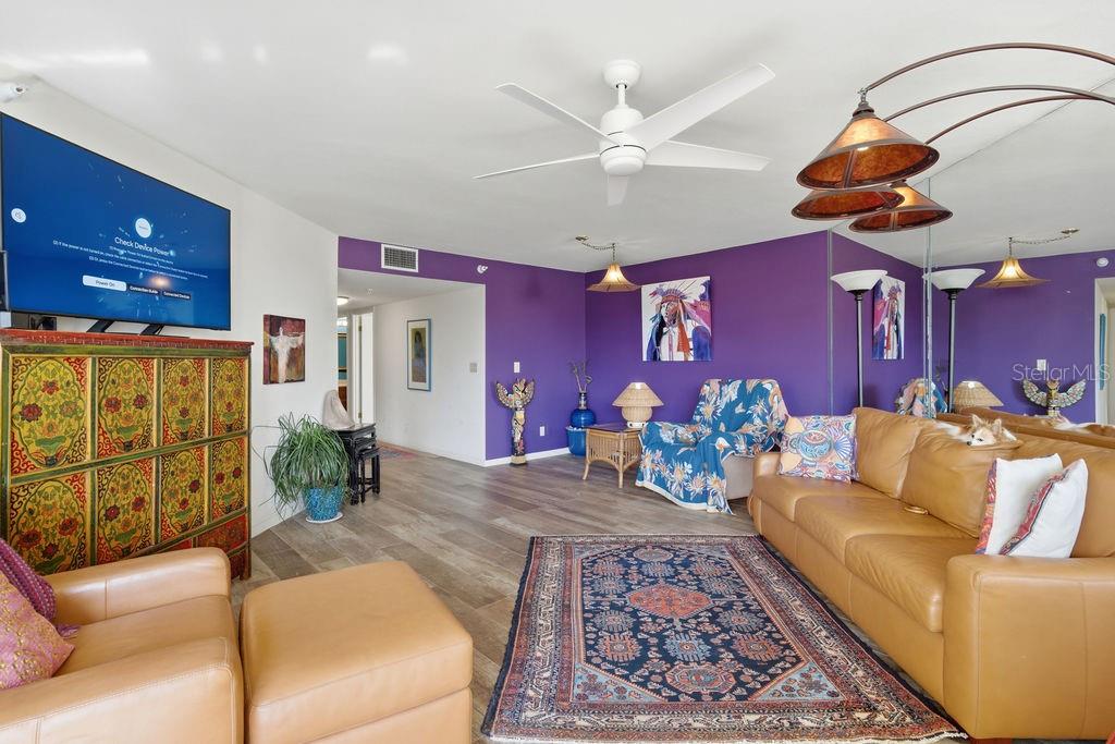 5940 PELICAN BAY PLAZA S, #203, Gulfport, FL 33707