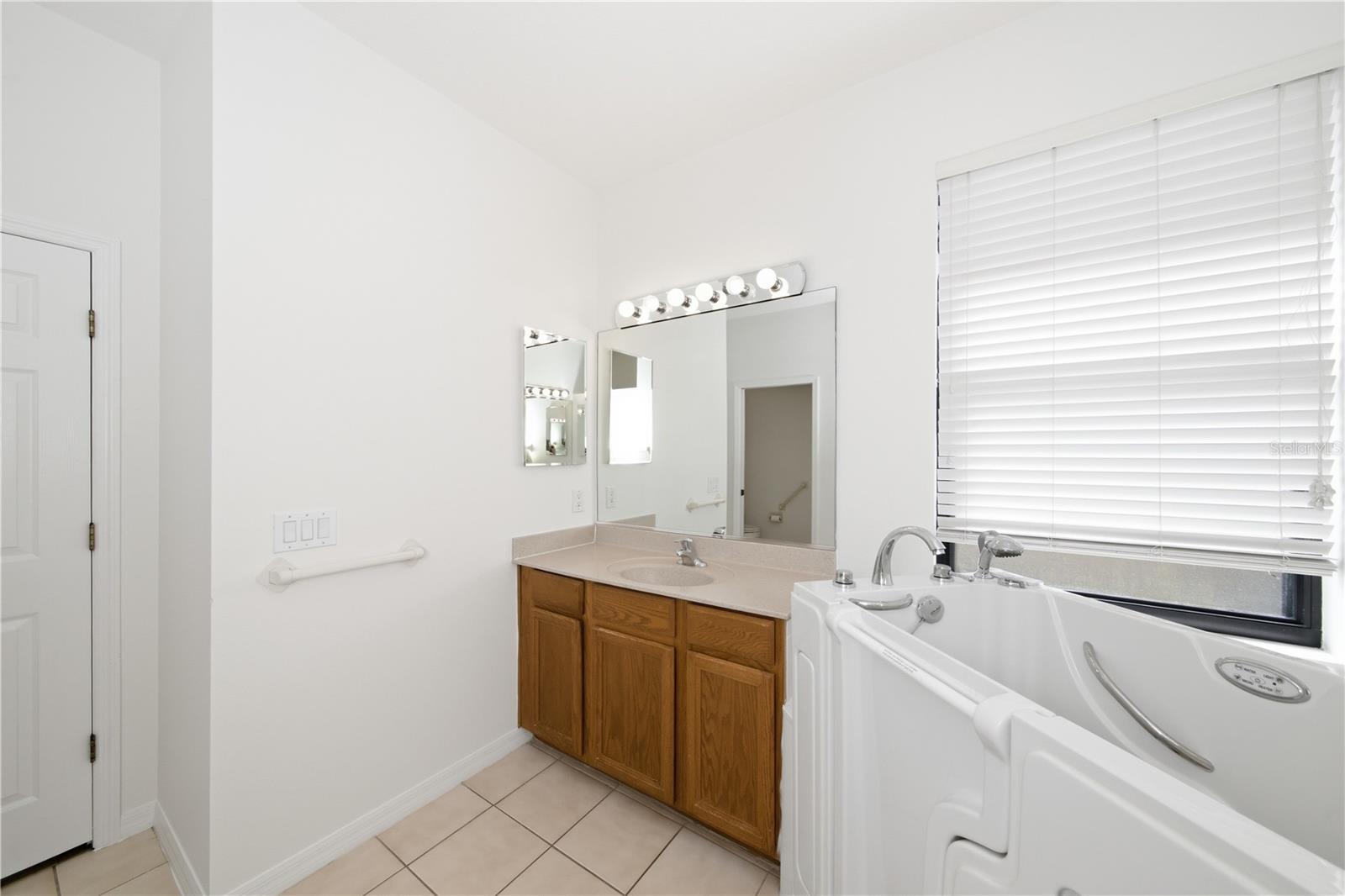 8013 STIRLING FALLS CIRCLE, Sarasota, FL 34243