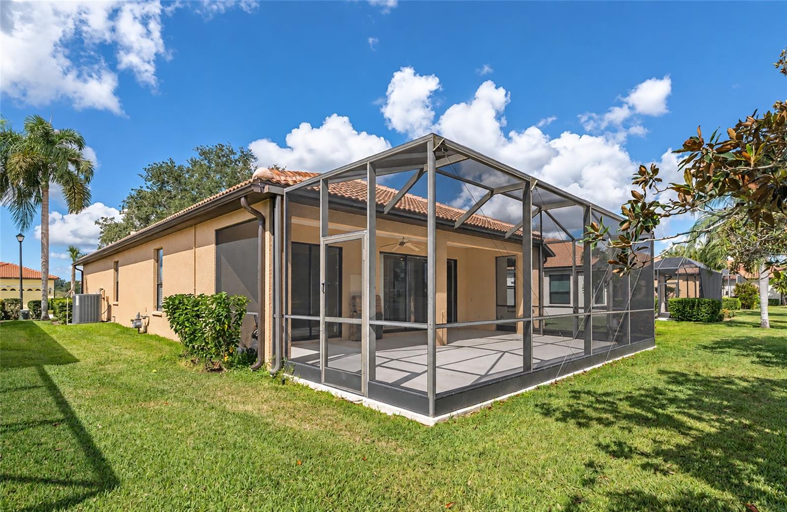 8013 STIRLING FALLS CIRCLE, Sarasota, FL 34243