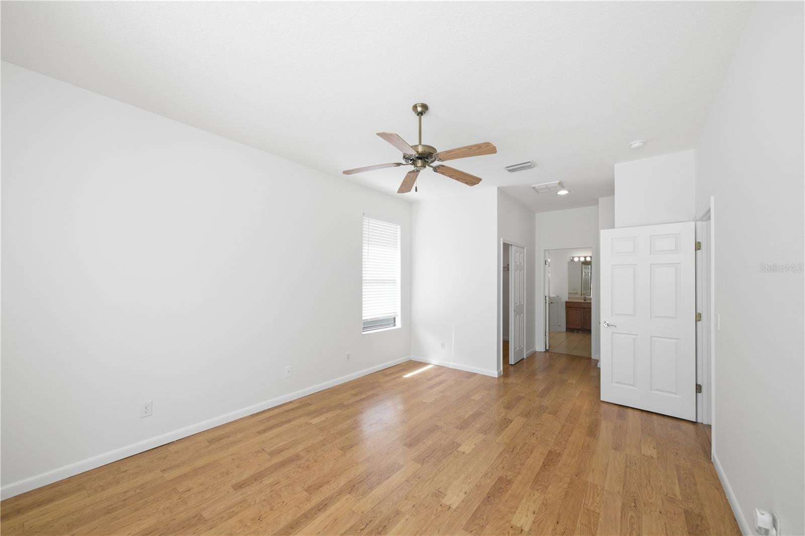 8013 STIRLING FALLS CIRCLE, Sarasota, FL 34243