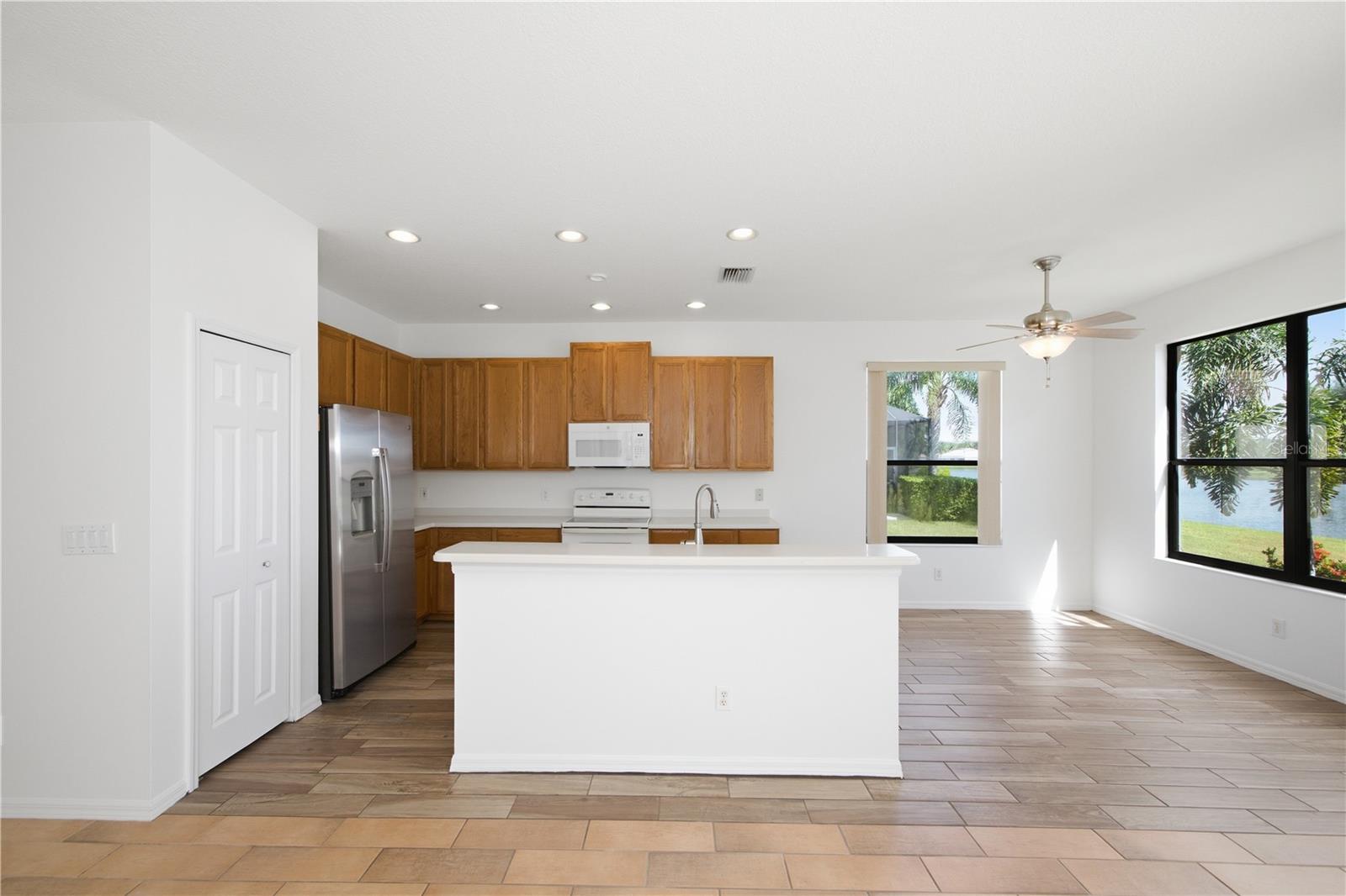 8013 STIRLING FALLS CIRCLE, Sarasota, FL 34243