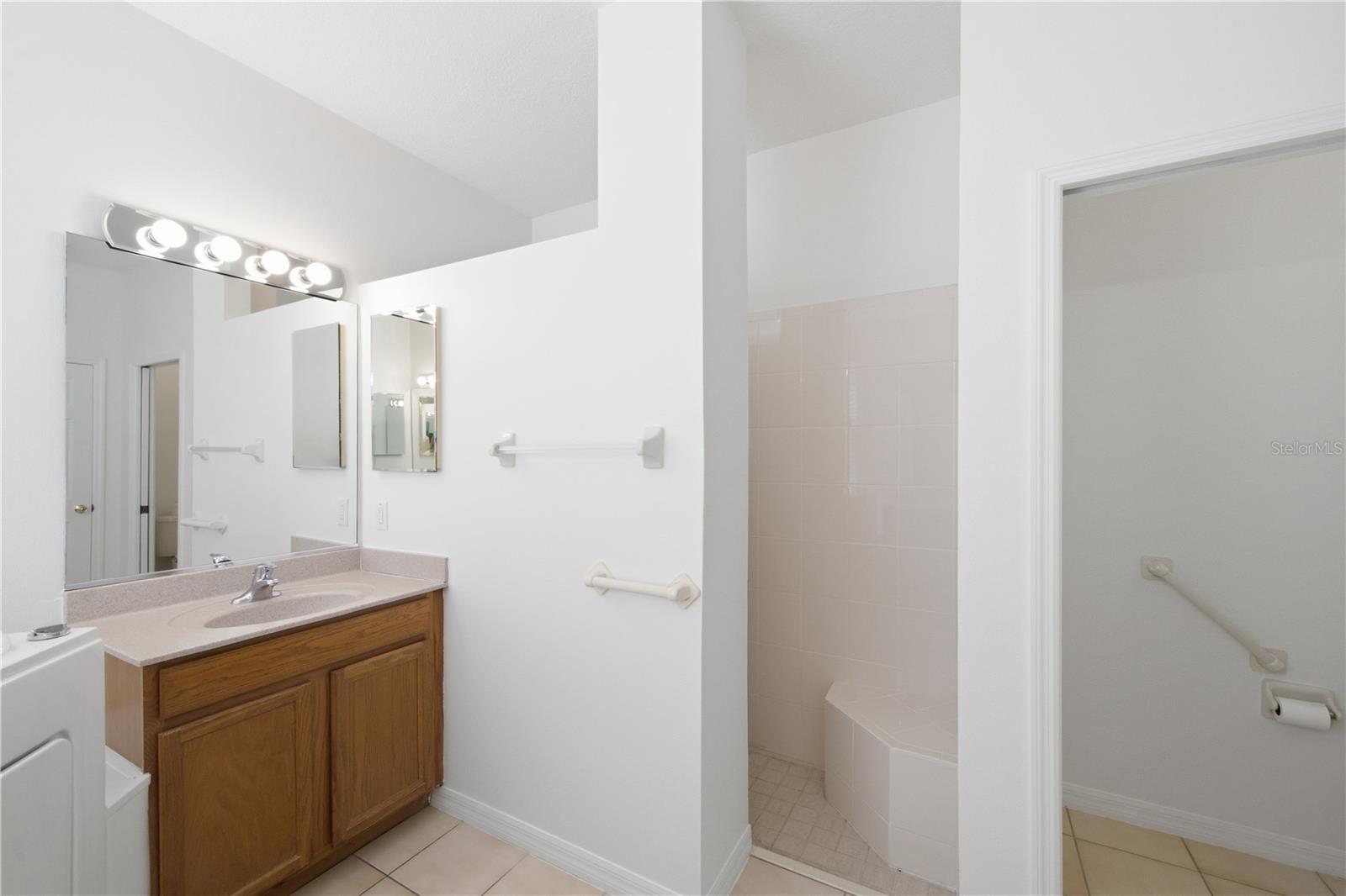 8013 STIRLING FALLS CIRCLE, Sarasota, FL 34243