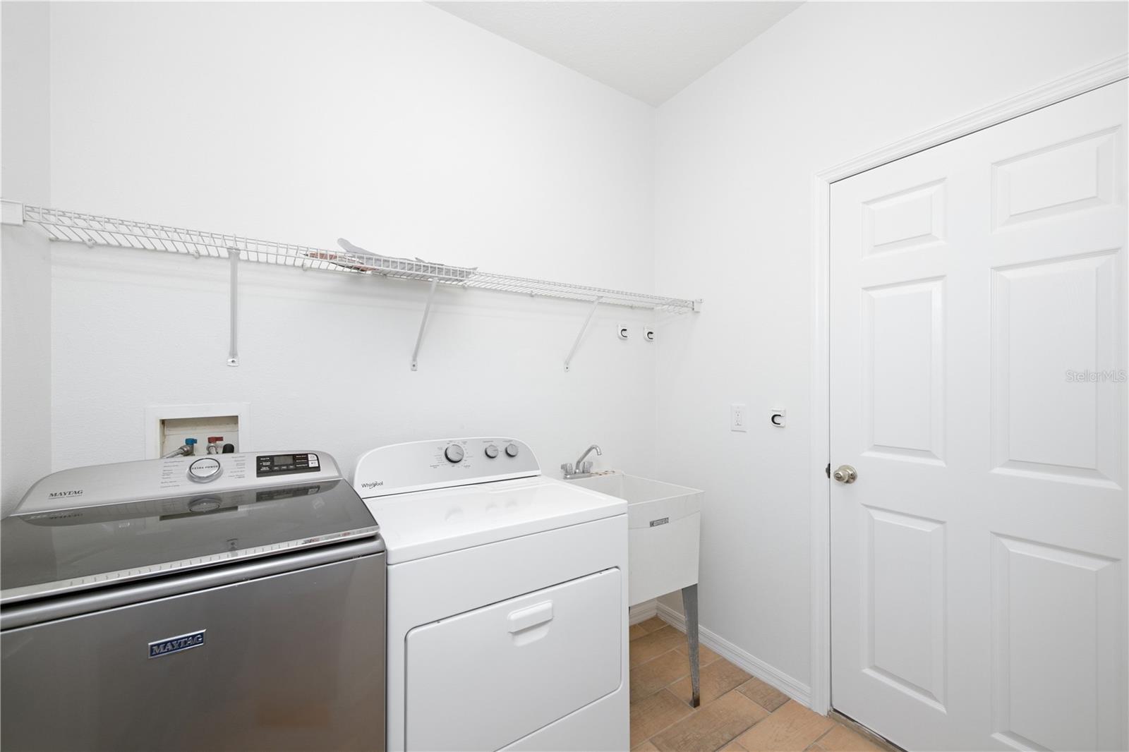8013 STIRLING FALLS CIRCLE, Sarasota, FL 34243