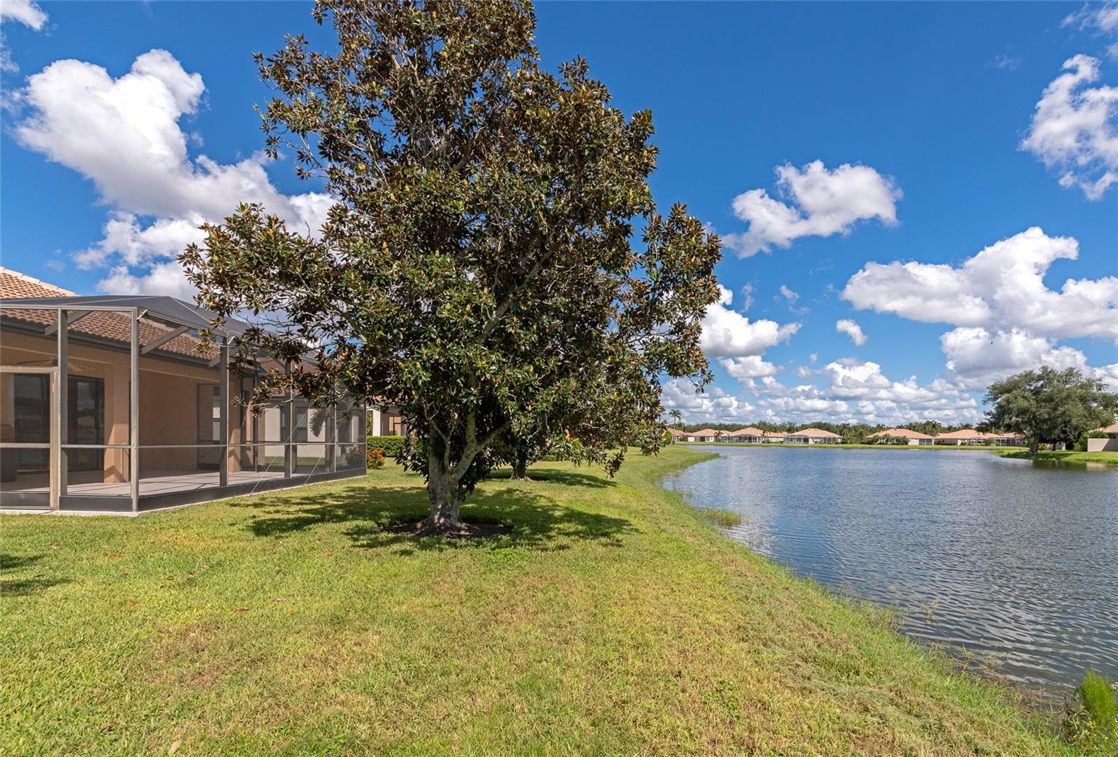 8013 STIRLING FALLS CIRCLE, Sarasota, FL 34243