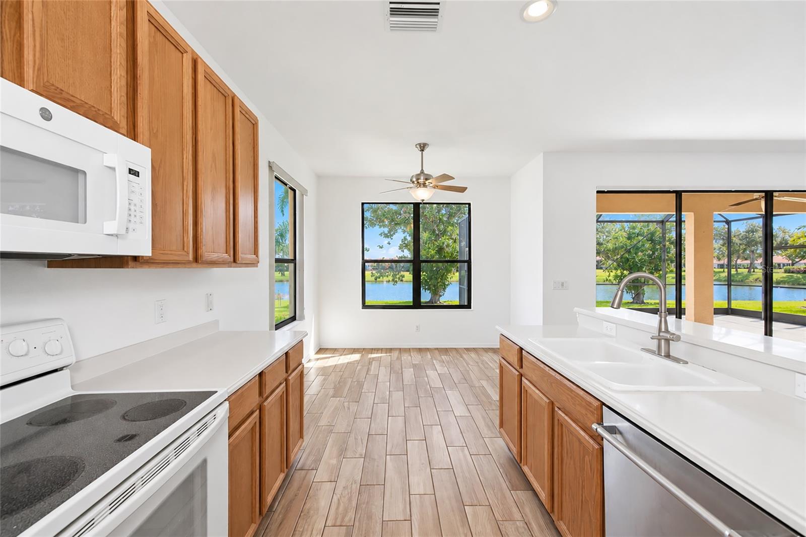 8013 STIRLING FALLS CIRCLE, Sarasota, FL 34243
