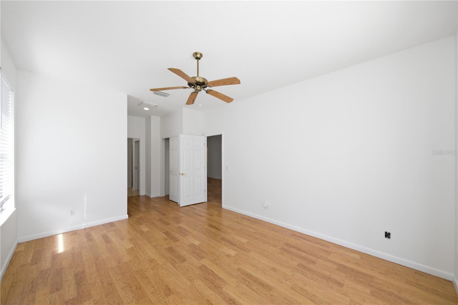 8013 STIRLING FALLS CIRCLE, Sarasota, FL 34243