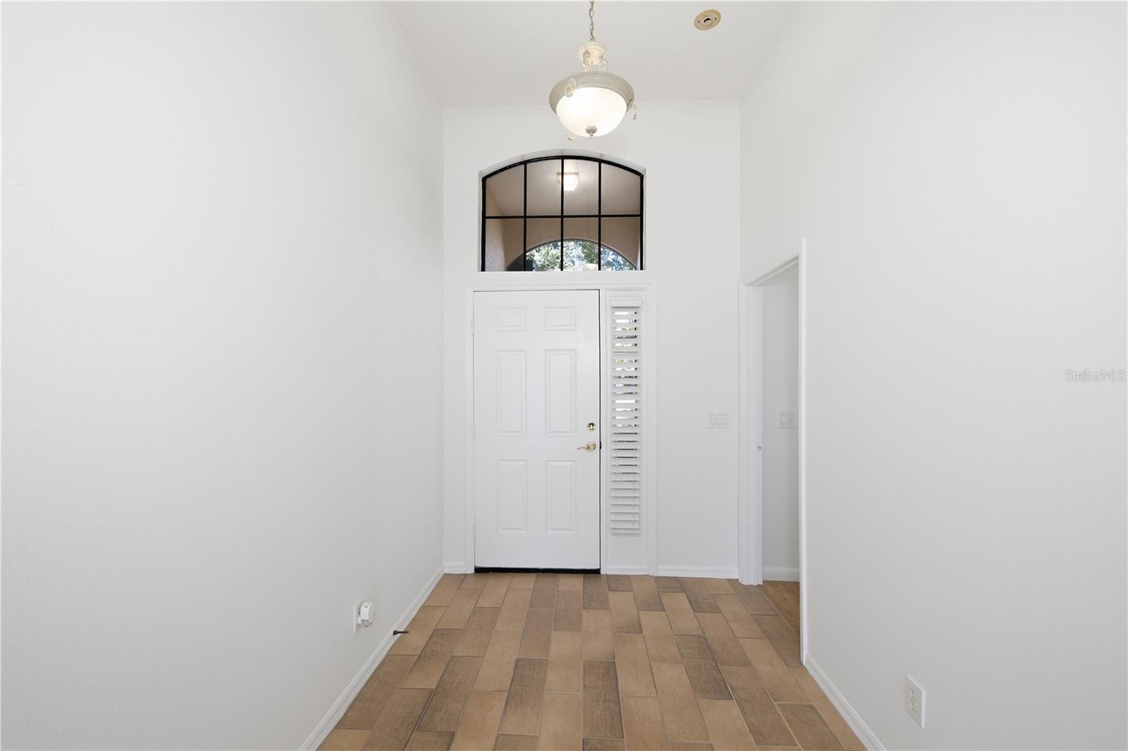 8013 STIRLING FALLS CIRCLE, Sarasota, FL 34243
