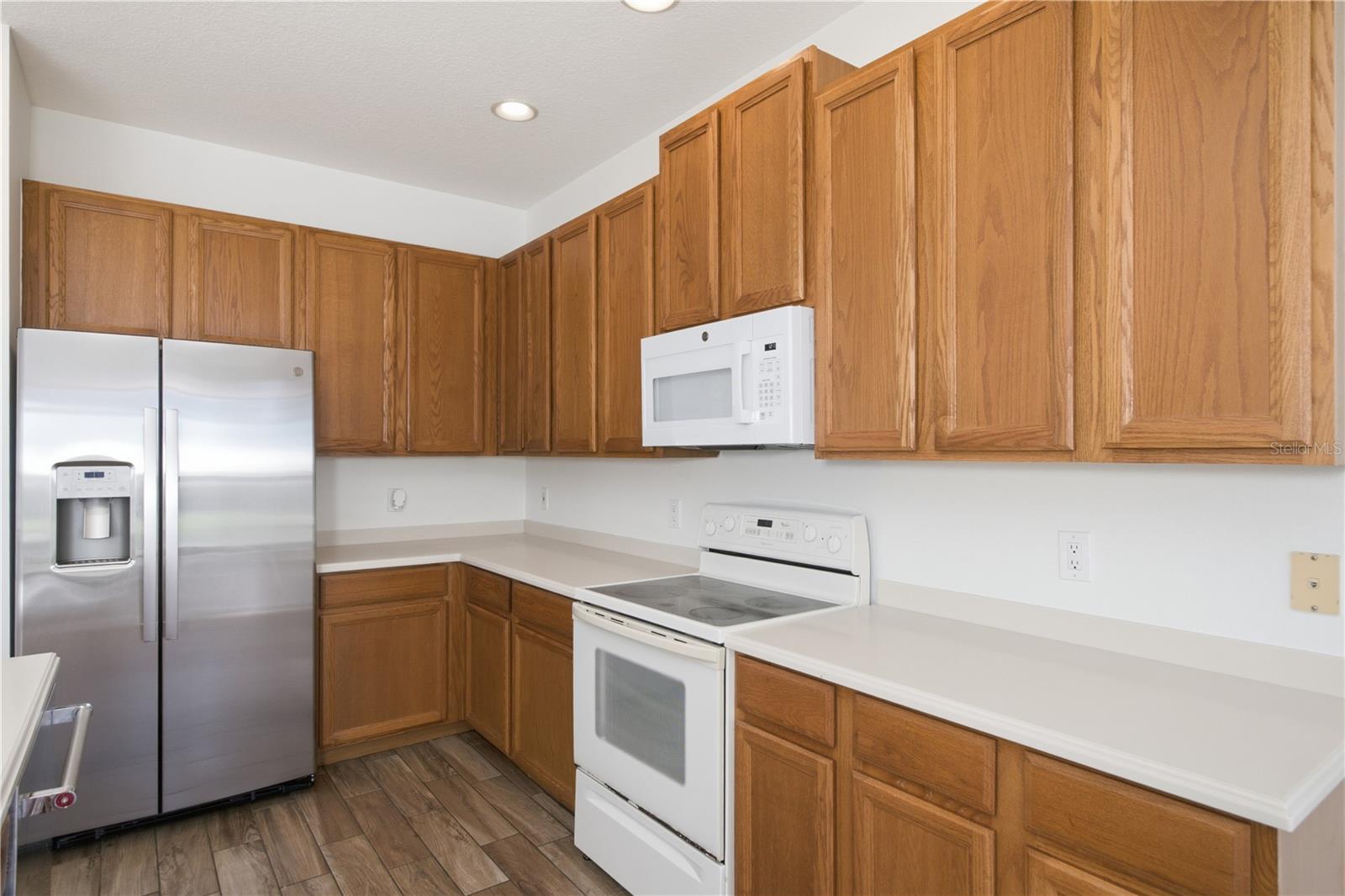 8013 STIRLING FALLS CIRCLE, Sarasota, FL 34243
