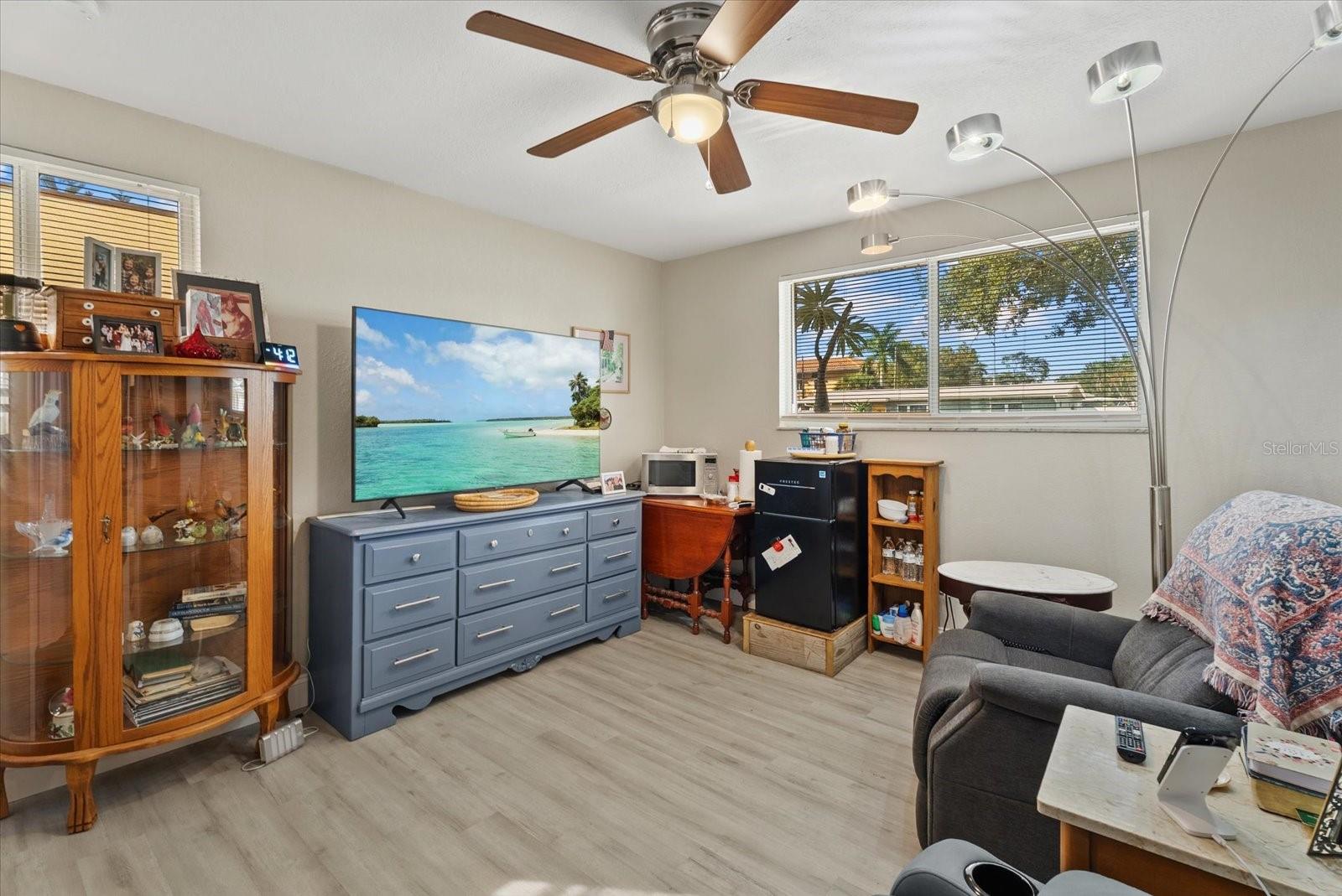 5766 37TH AVENUE N, St Petersburg, FL 33710