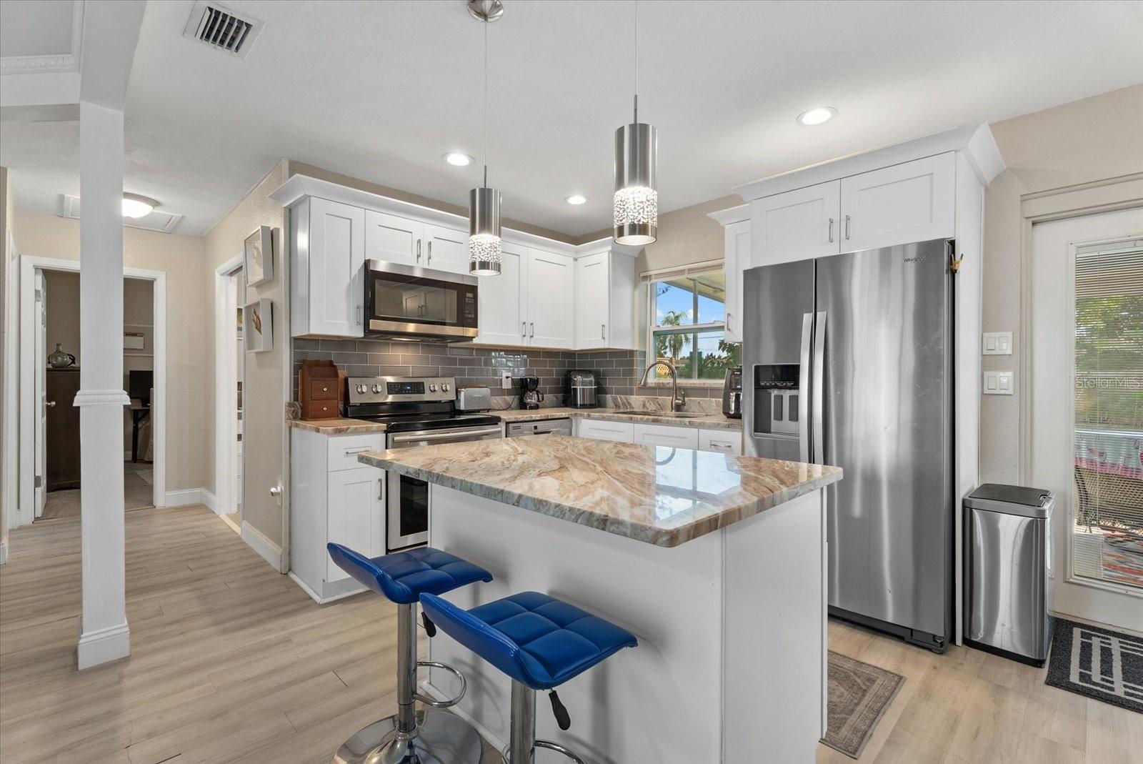 5766 37TH AVENUE N, St Petersburg, FL 33710