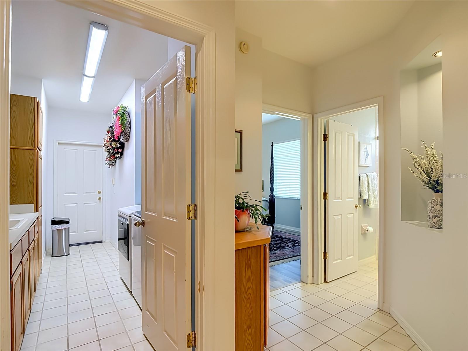 8704 BROADGREEN COURT, Tampa, FL 33647
