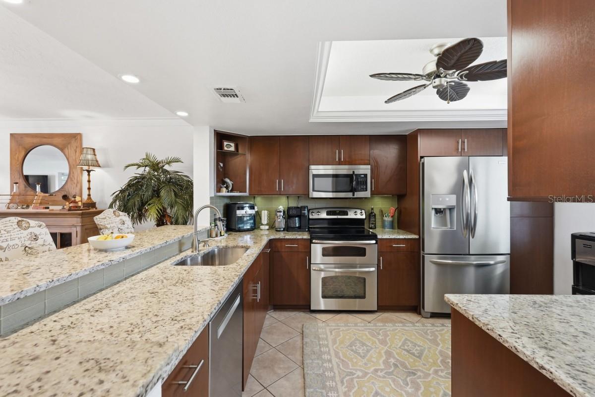 9604 CORTEZ ROAD W, #414, Bradenton, FL 34210