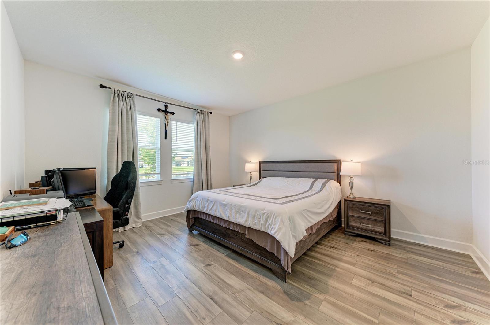 Main bedroom with ensuite- bathroom
