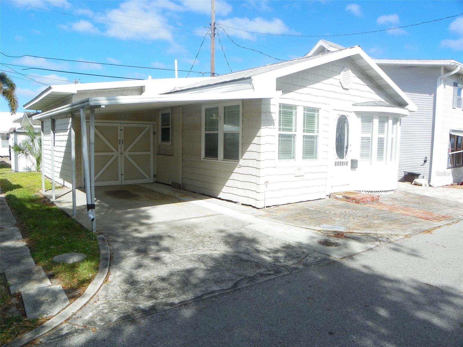8 PLAZA STREET E, Bradenton, FL 34208
