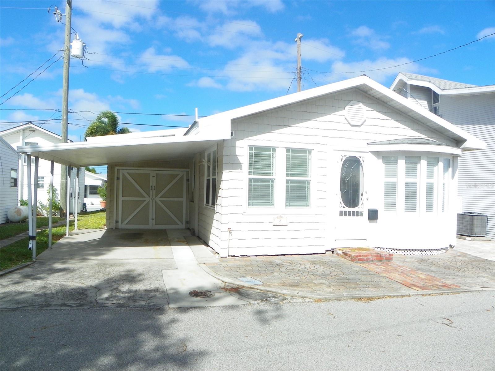 8 PLAZA STREET E, Bradenton, FL 34208