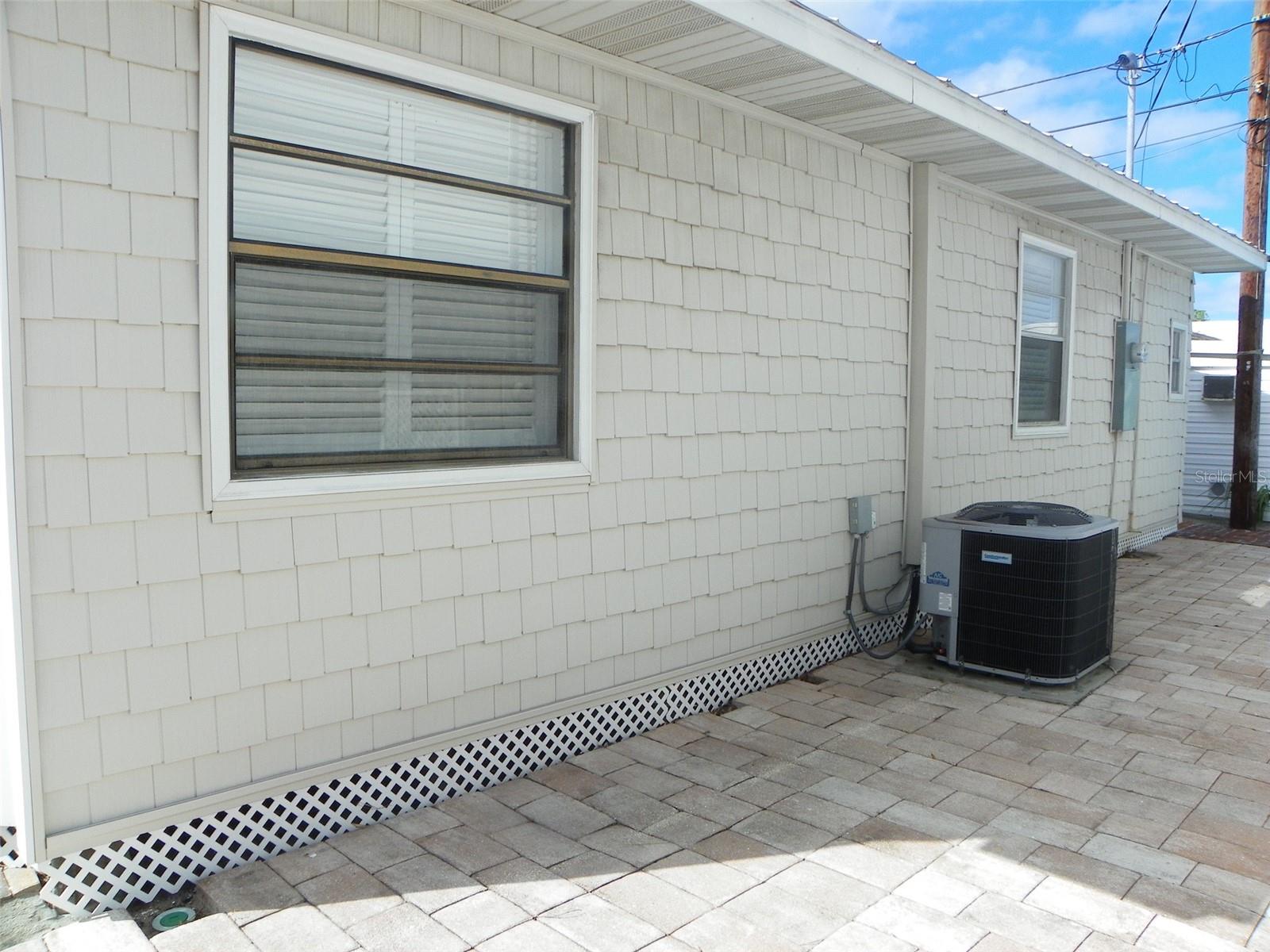 8 PLAZA STREET E, Bradenton, FL 34208