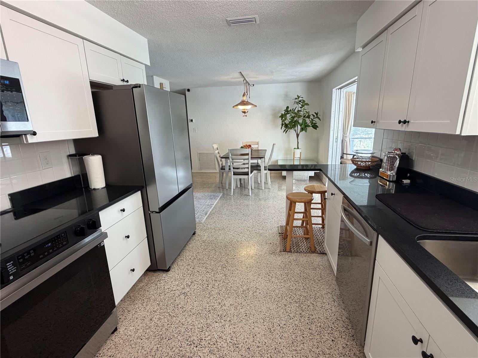 411 60TH STREET NW, Bradenton, FL 34209