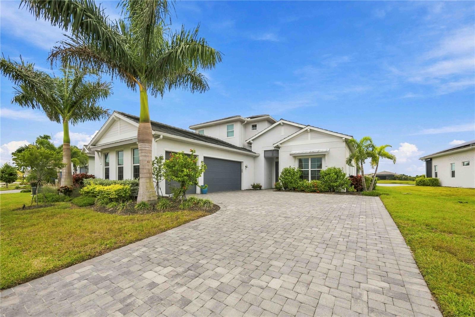 8110 REDONDA LOOP, Bradenton, FL 34202 8110 REDONDA LOOP, Bradenton, FL 34202