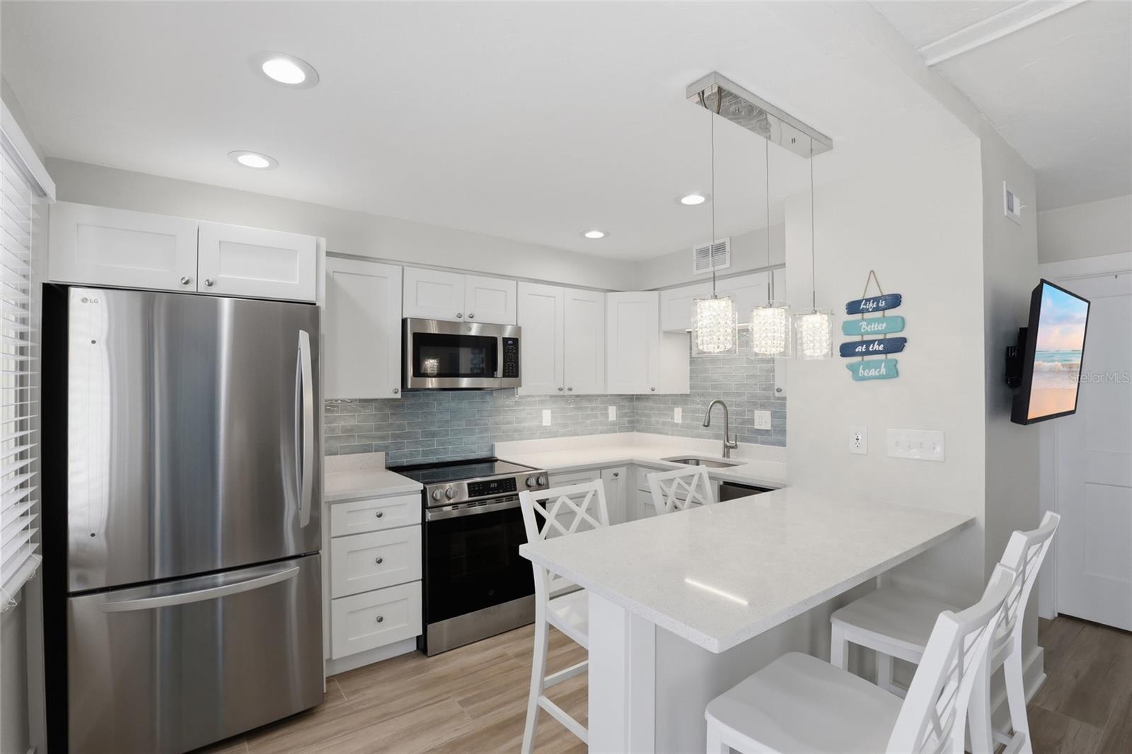 5950 MIDNIGHT PASS ROAD, #101, Sarasota, FL 34242