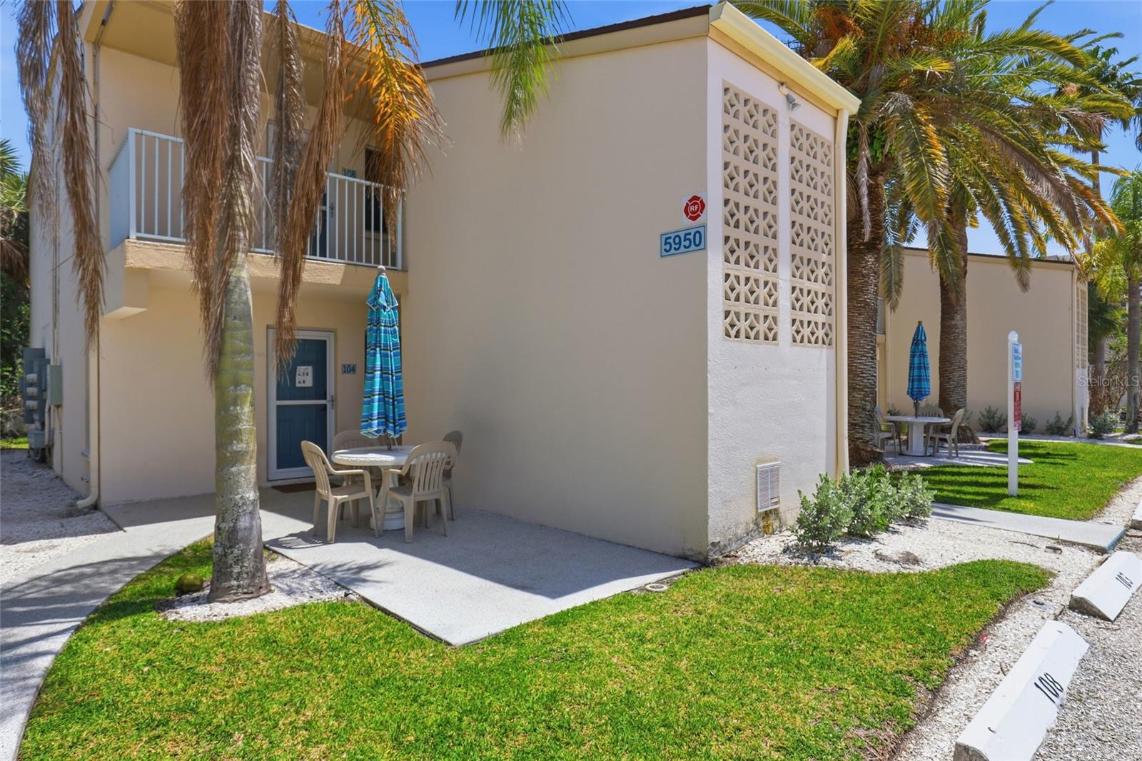5950 MIDNIGHT PASS ROAD, #101, Sarasota, FL 34242