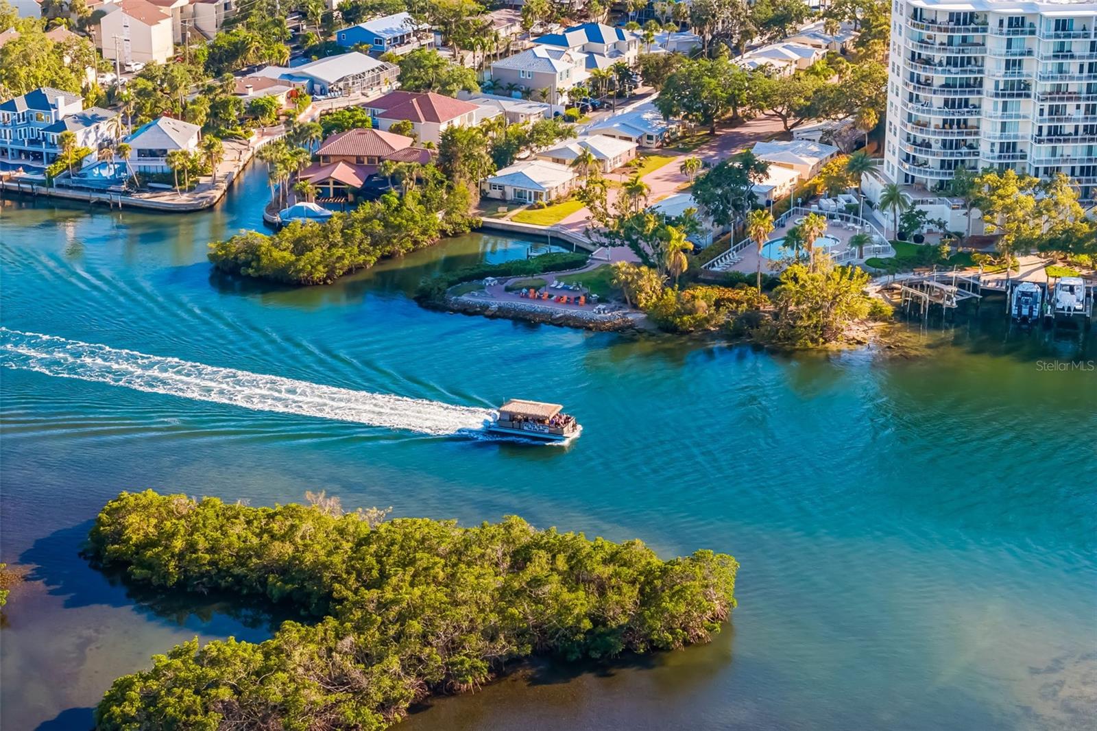5950 MIDNIGHT PASS ROAD, #101, Sarasota, FL 34242