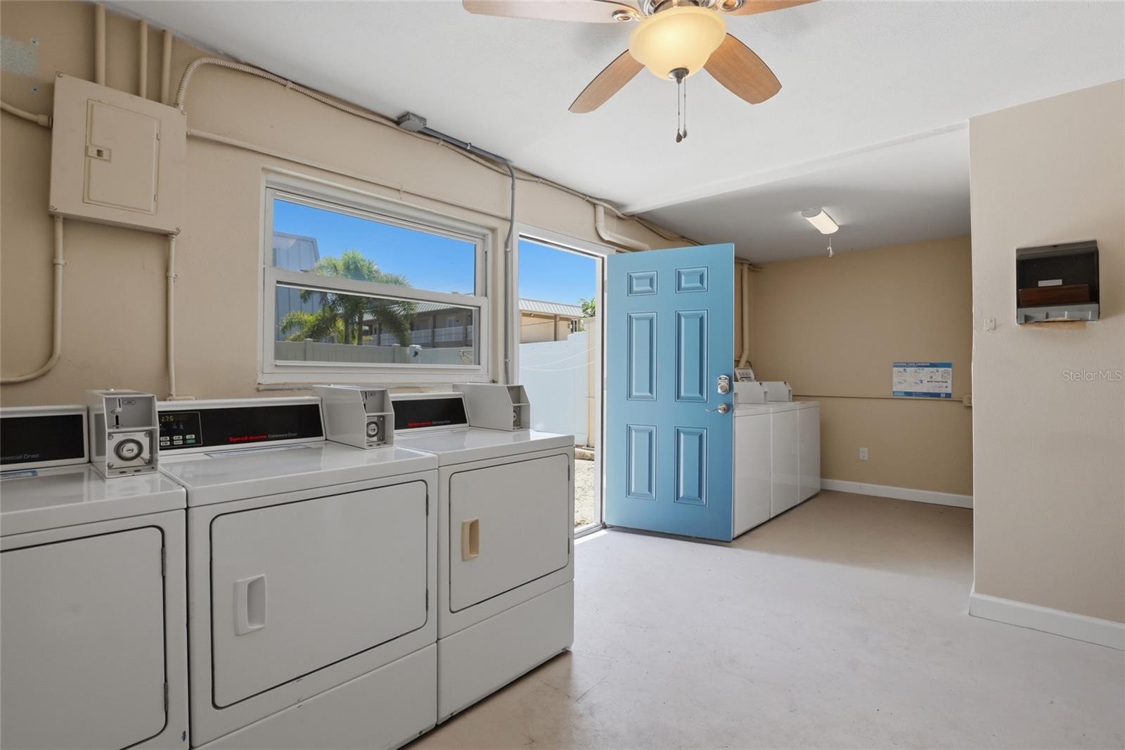 5950 MIDNIGHT PASS ROAD, #101, Sarasota, FL 34242