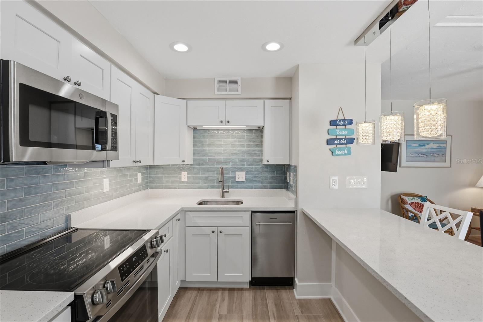 5950 MIDNIGHT PASS ROAD, #101, Sarasota, FL 34242