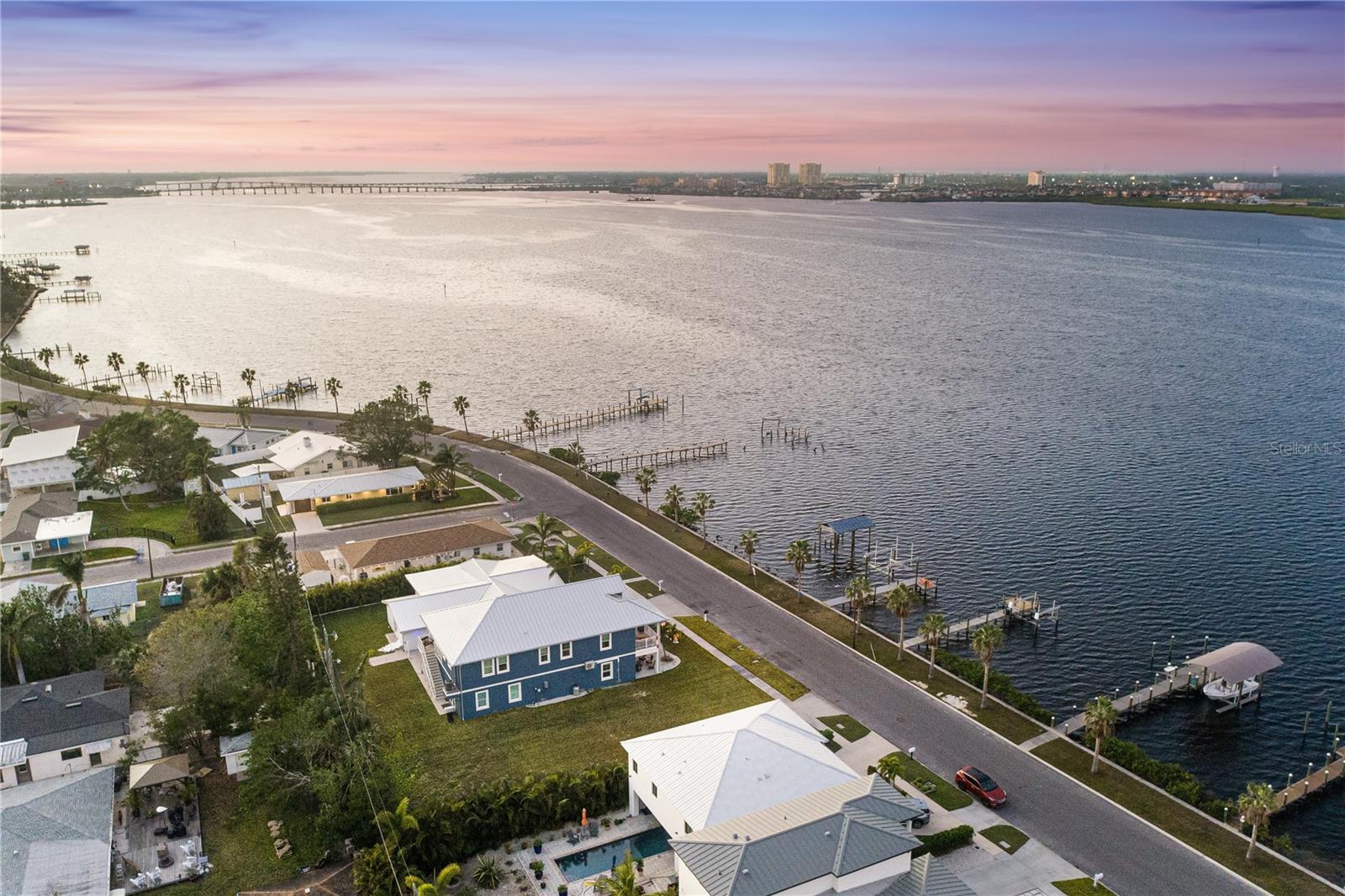 1910 RIVERSIDE DRIVE E, Bradenton, FL 34208