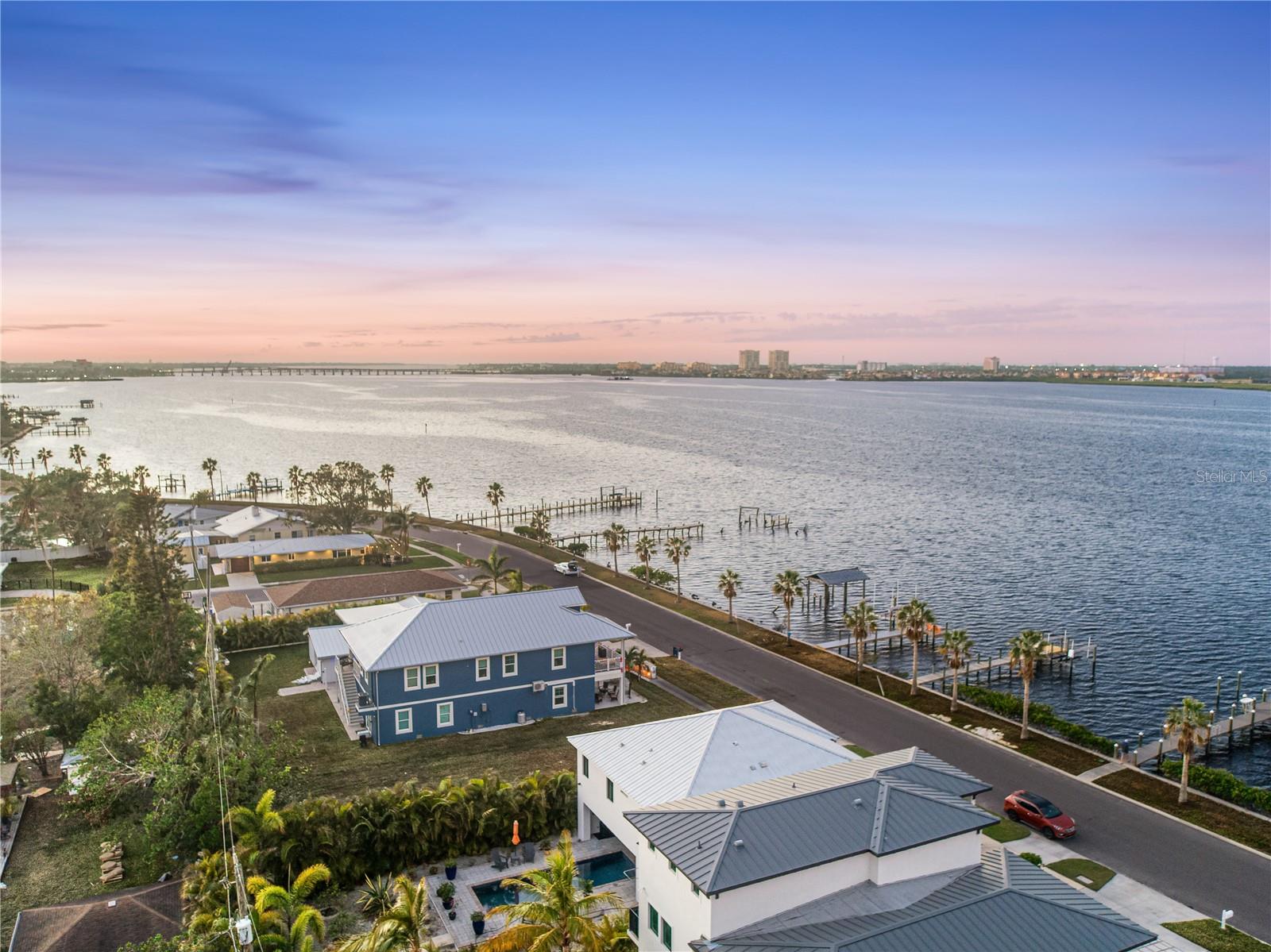 1910 RIVERSIDE DRIVE E, Bradenton, FL 34208