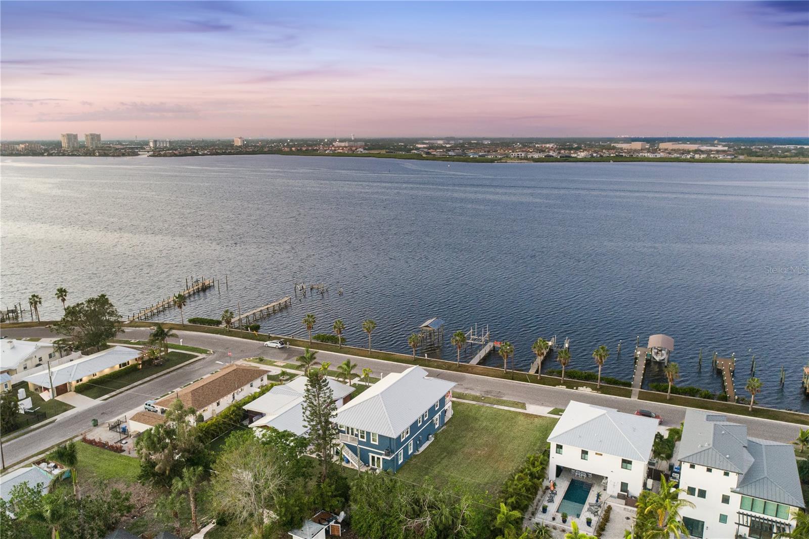1910 RIVERSIDE DRIVE E, Bradenton, FL 34208
