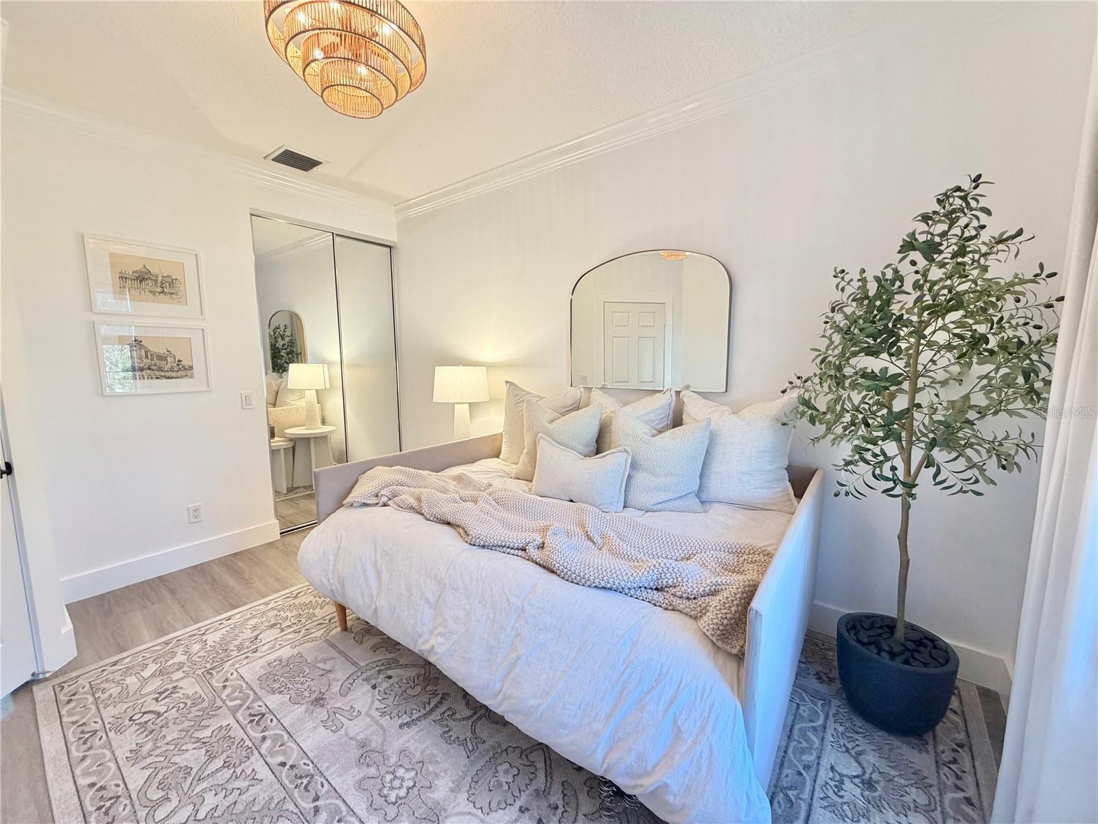 1523 NAPOLI DRIVE E, Sarasota, FL 34232
