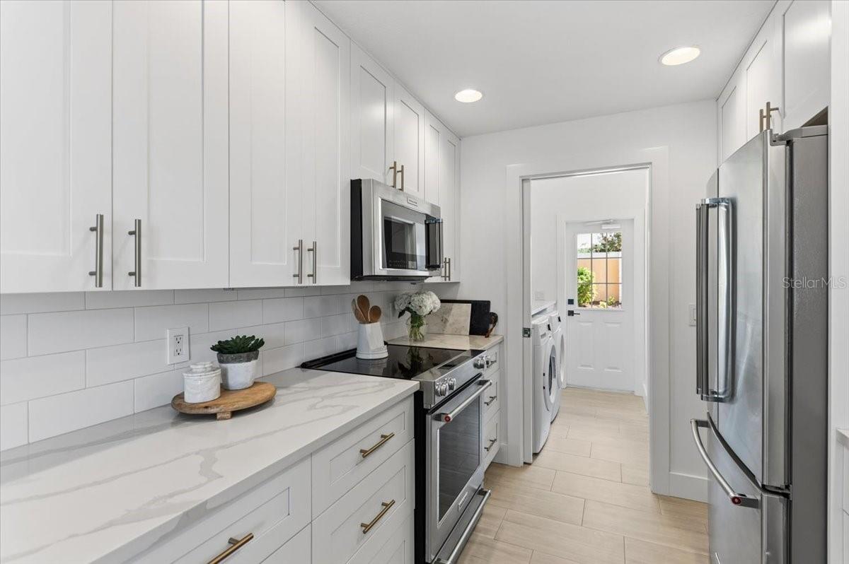 1523 NAPOLI DRIVE E, Sarasota, FL 34232