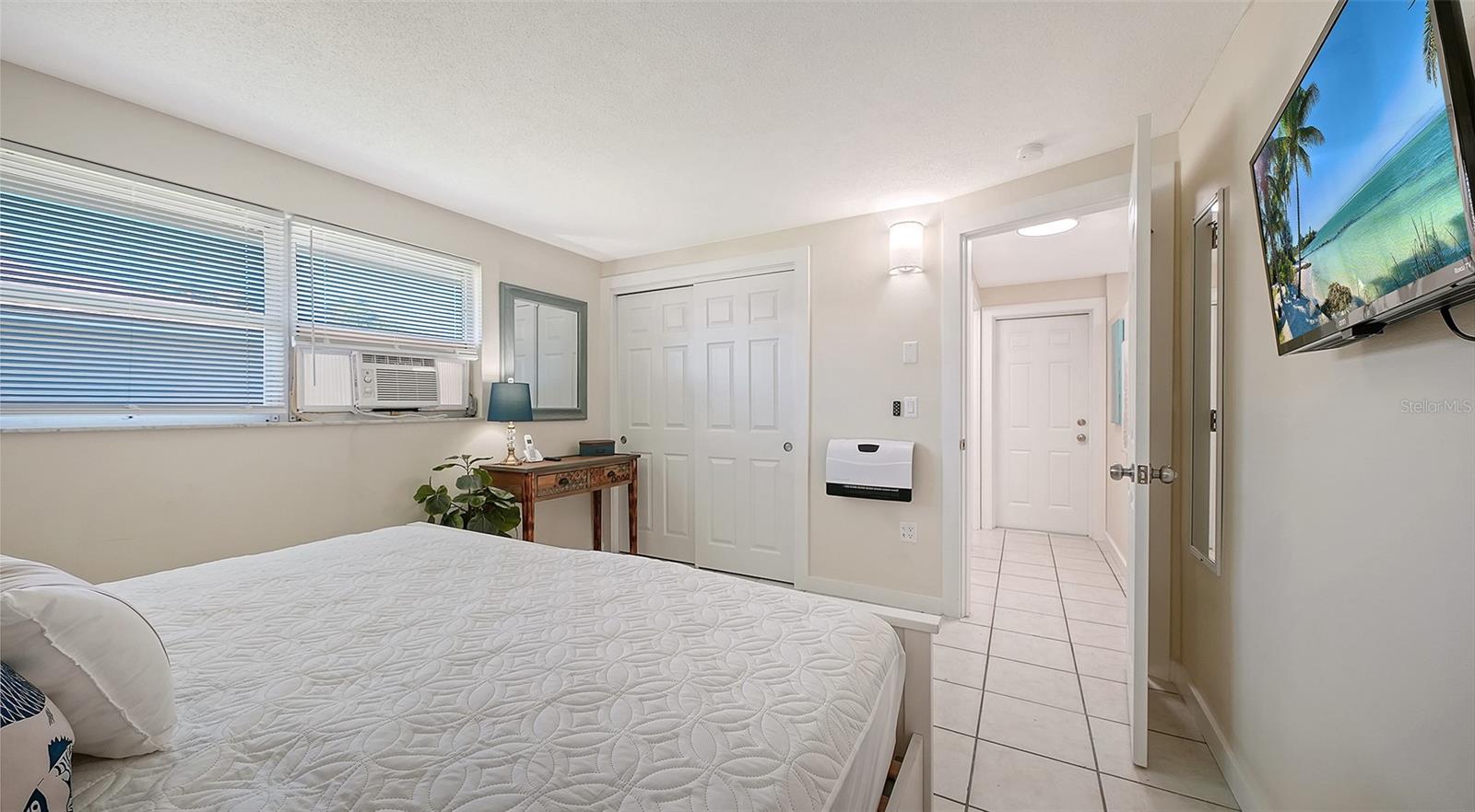 212 66TH STREET, Holmes Beach, FL 34217