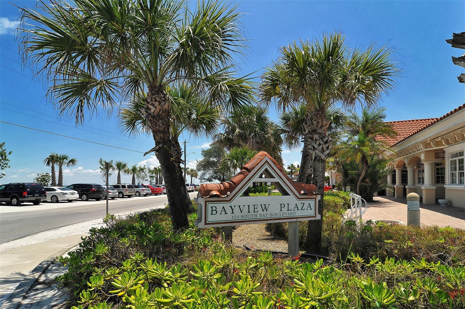 212 66TH STREET, Holmes Beach, FL 34217