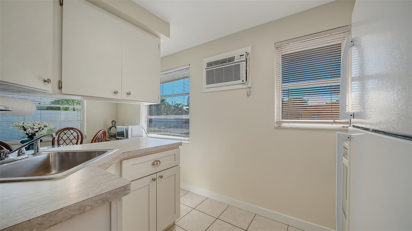 212 66TH STREET, Holmes Beach, FL 34217