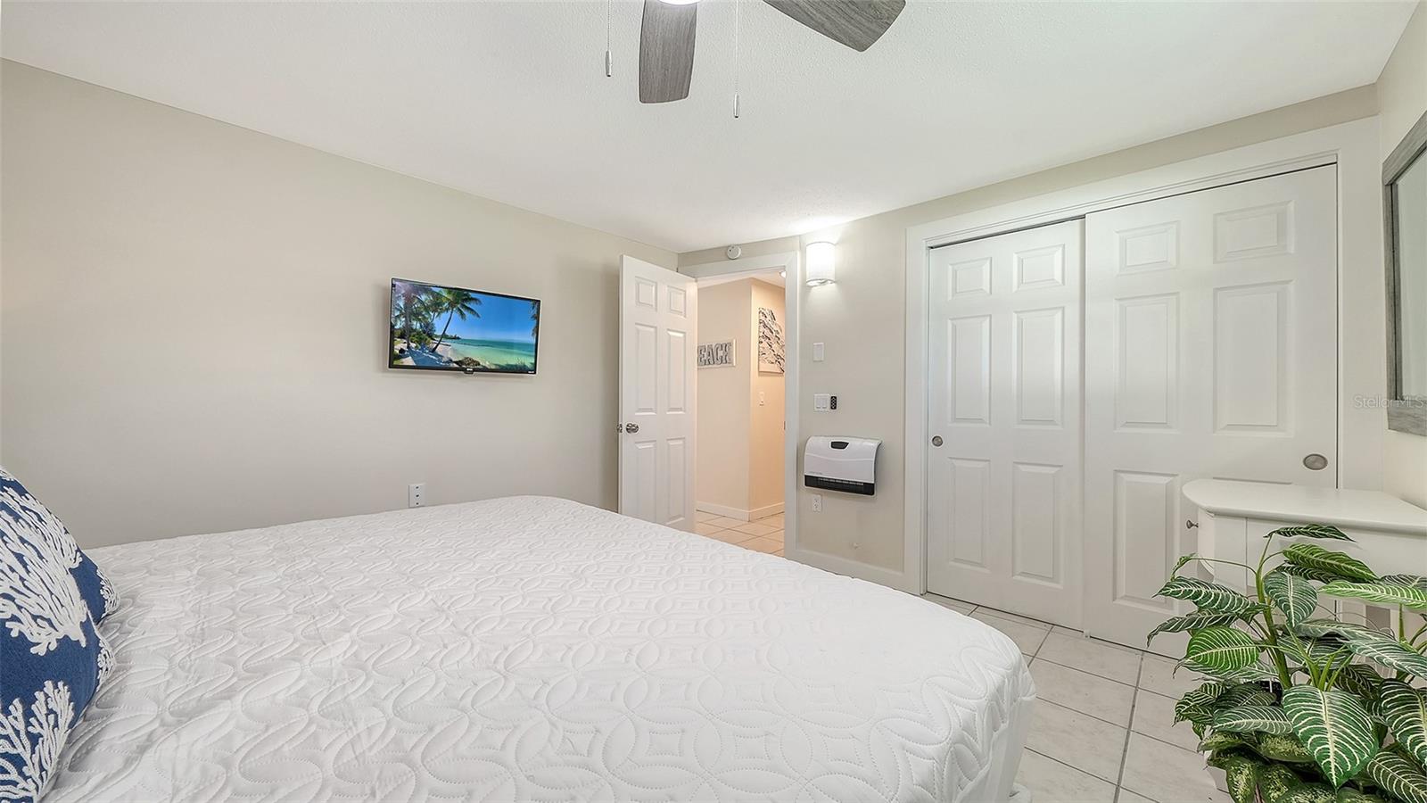 212 66TH STREET, Holmes Beach, FL 34217