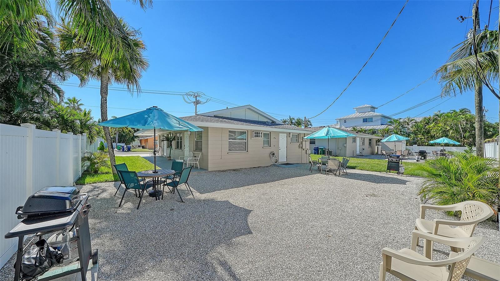 212 66TH STREET, Holmes Beach, FL 34217
