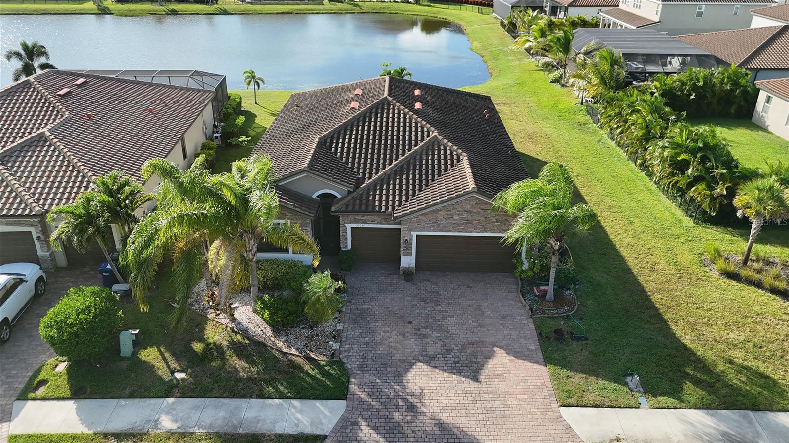 Great corner lot!