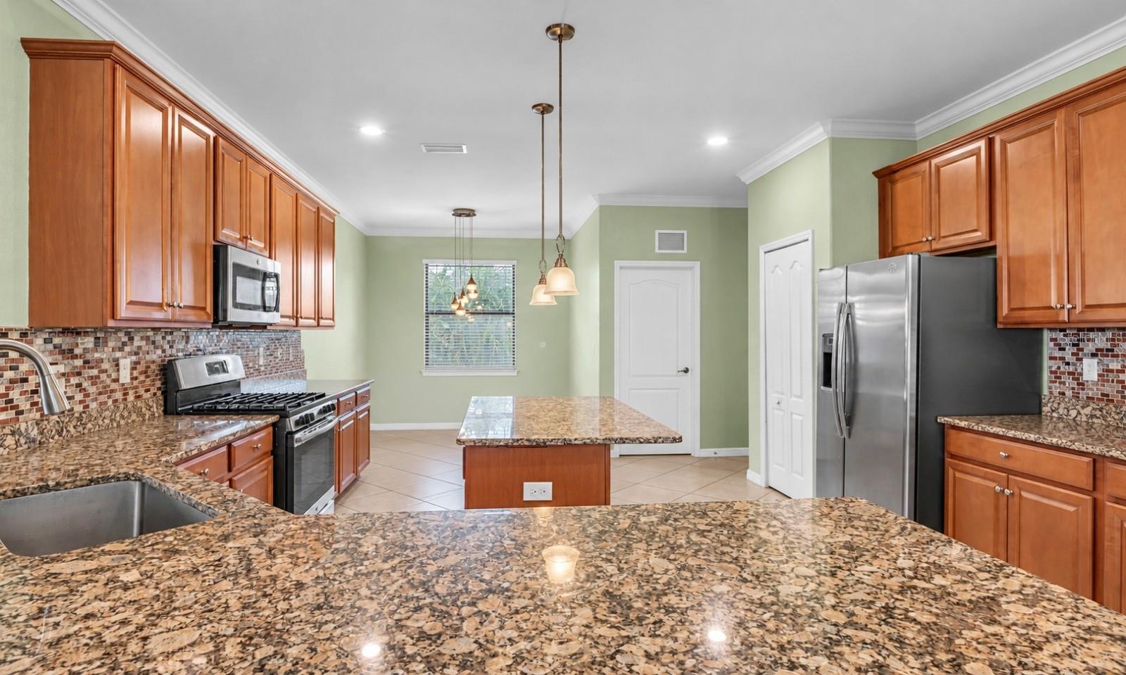 KITCHEN !