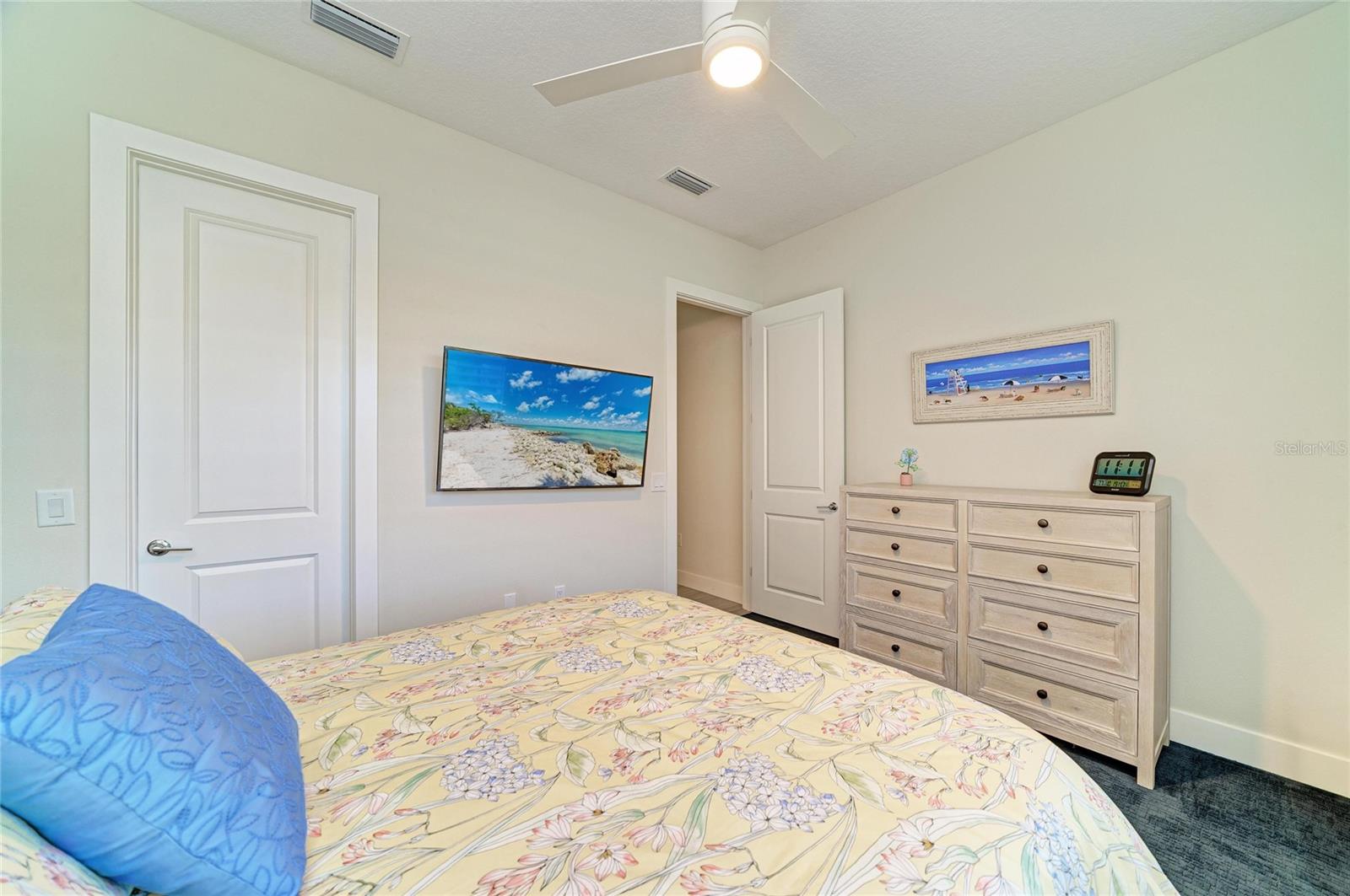 8269 GRANDE SHORES DRIVE, Sarasota, FL 34240