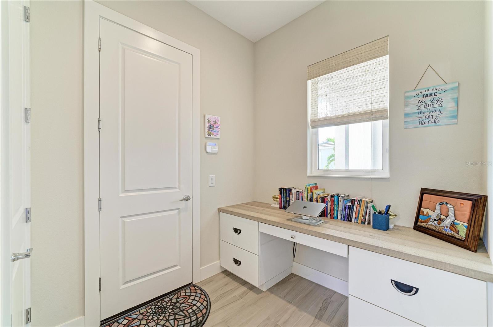 8269 GRANDE SHORES DRIVE, Sarasota, FL 34240