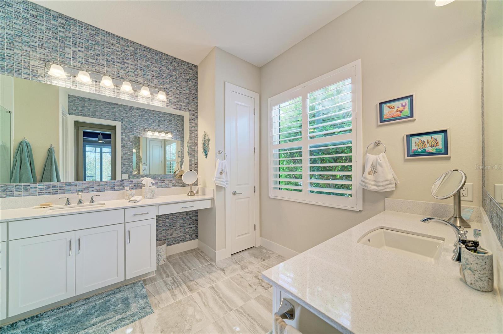 8269 GRANDE SHORES DRIVE, Sarasota, FL 34240