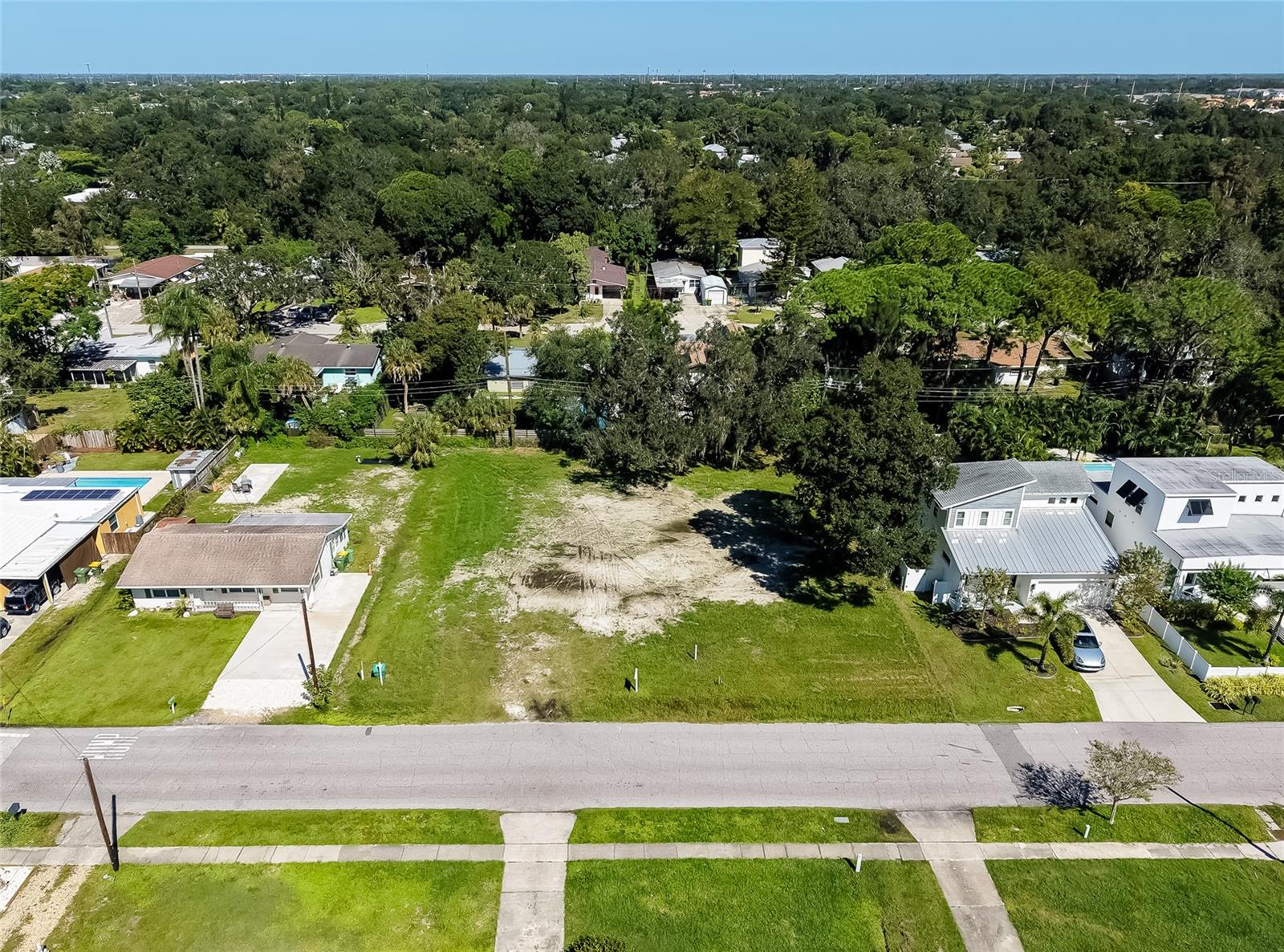 2555 WOOD STREET, Sarasota, FL 34237