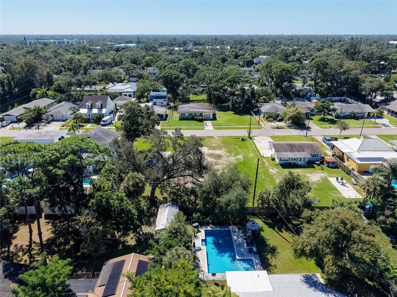 2555 WOOD STREET, Sarasota, FL 34237