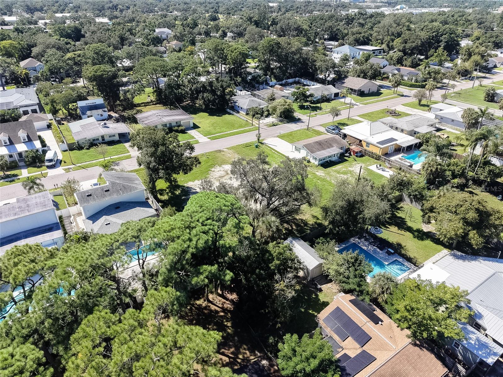 2555 WOOD STREET, Sarasota, FL 34237