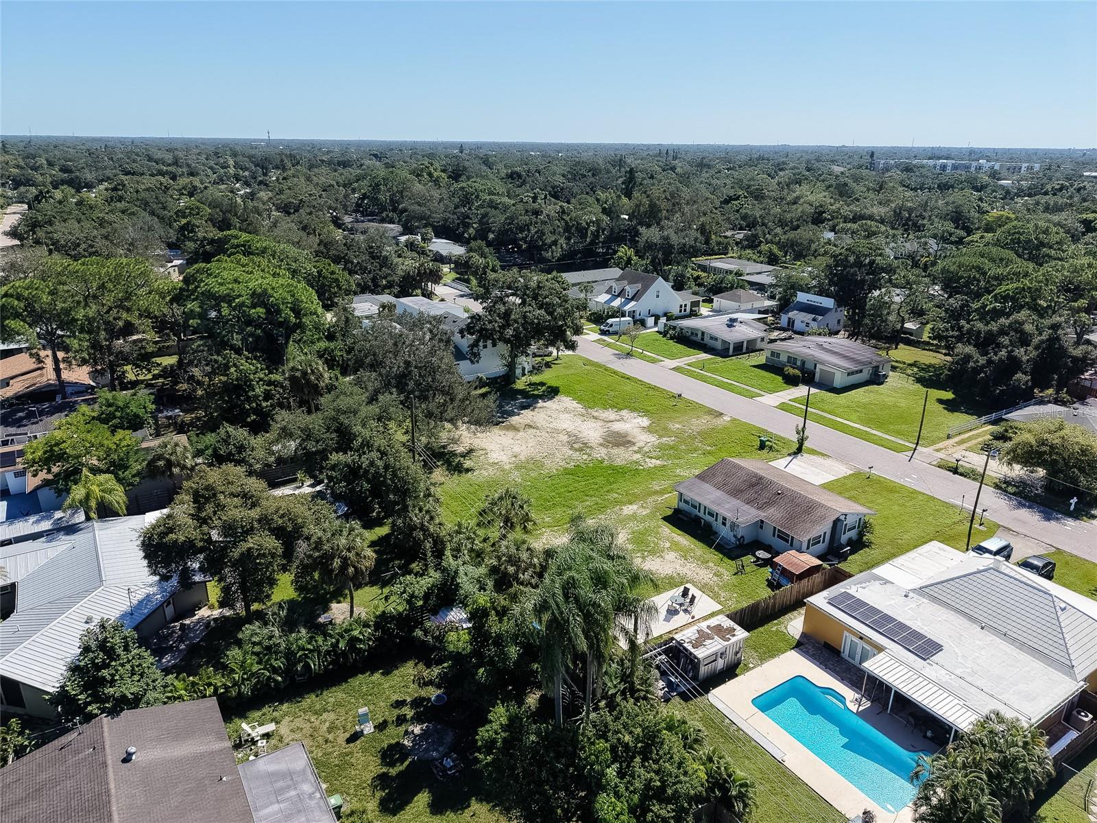 2555 WOOD STREET, Sarasota, FL 34237