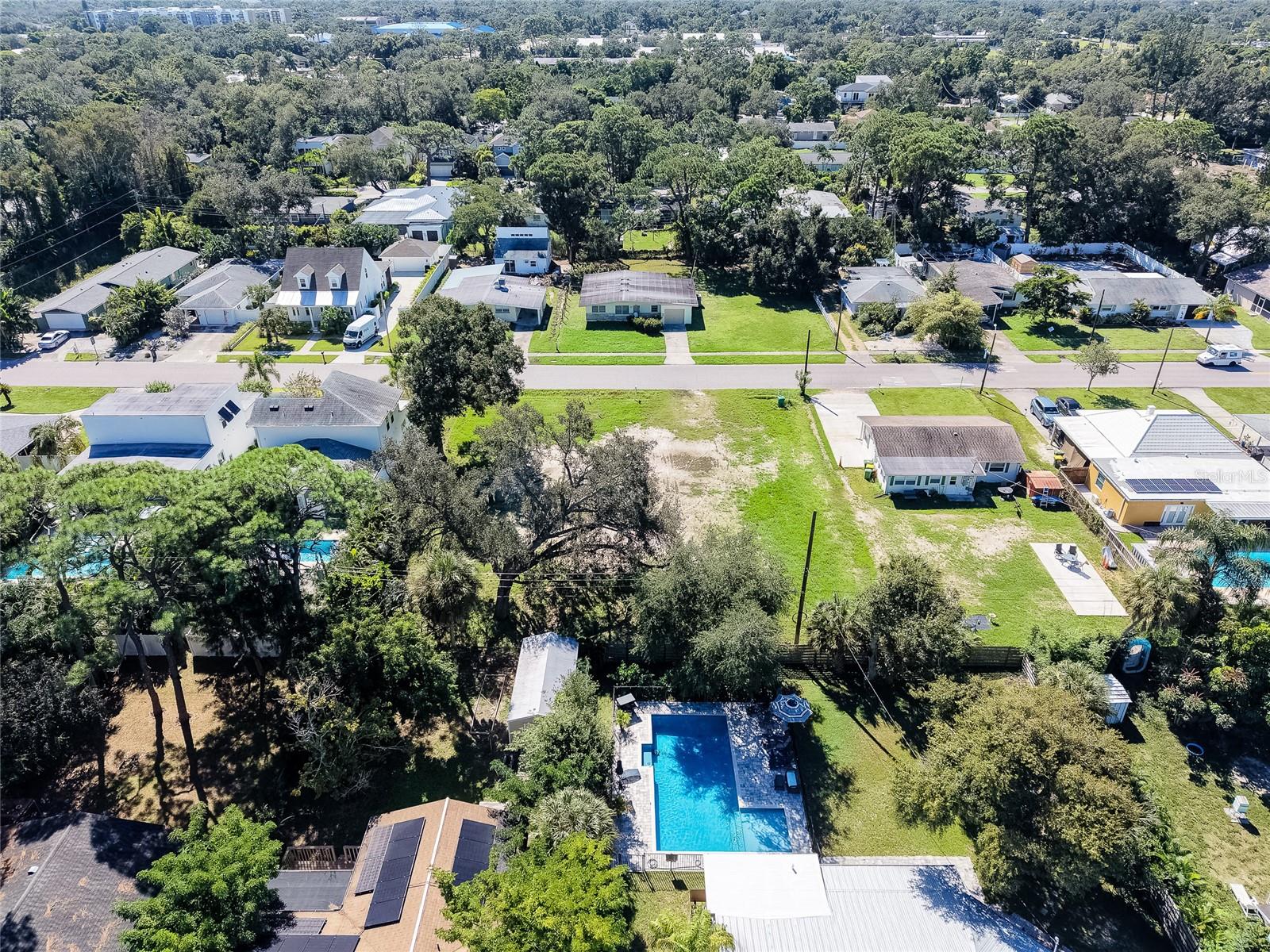 2555 WOOD STREET, Sarasota, FL 34237