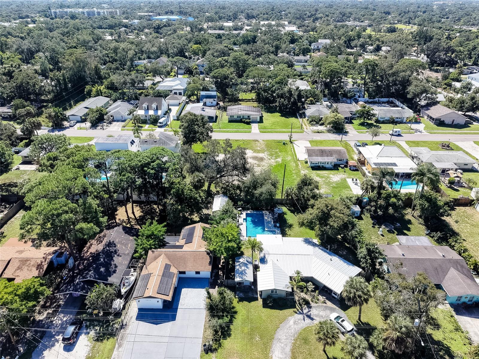 2555 WOOD STREET, Sarasota, FL 34237