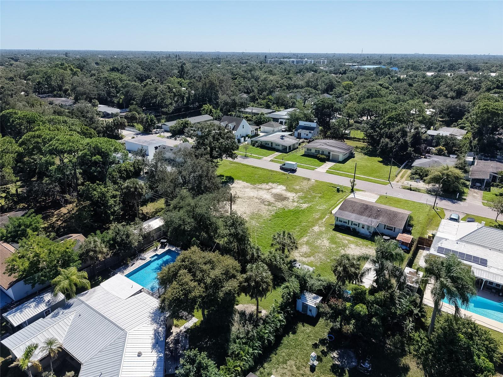 2555 WOOD STREET, Sarasota, FL 34237