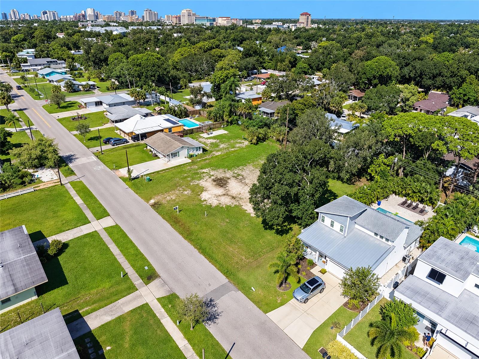 2555 WOOD STREET, Sarasota, FL 34237